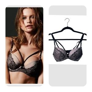 Victoria Secret intimate Push up Lace push up bra. Adjustable straps. 32C
